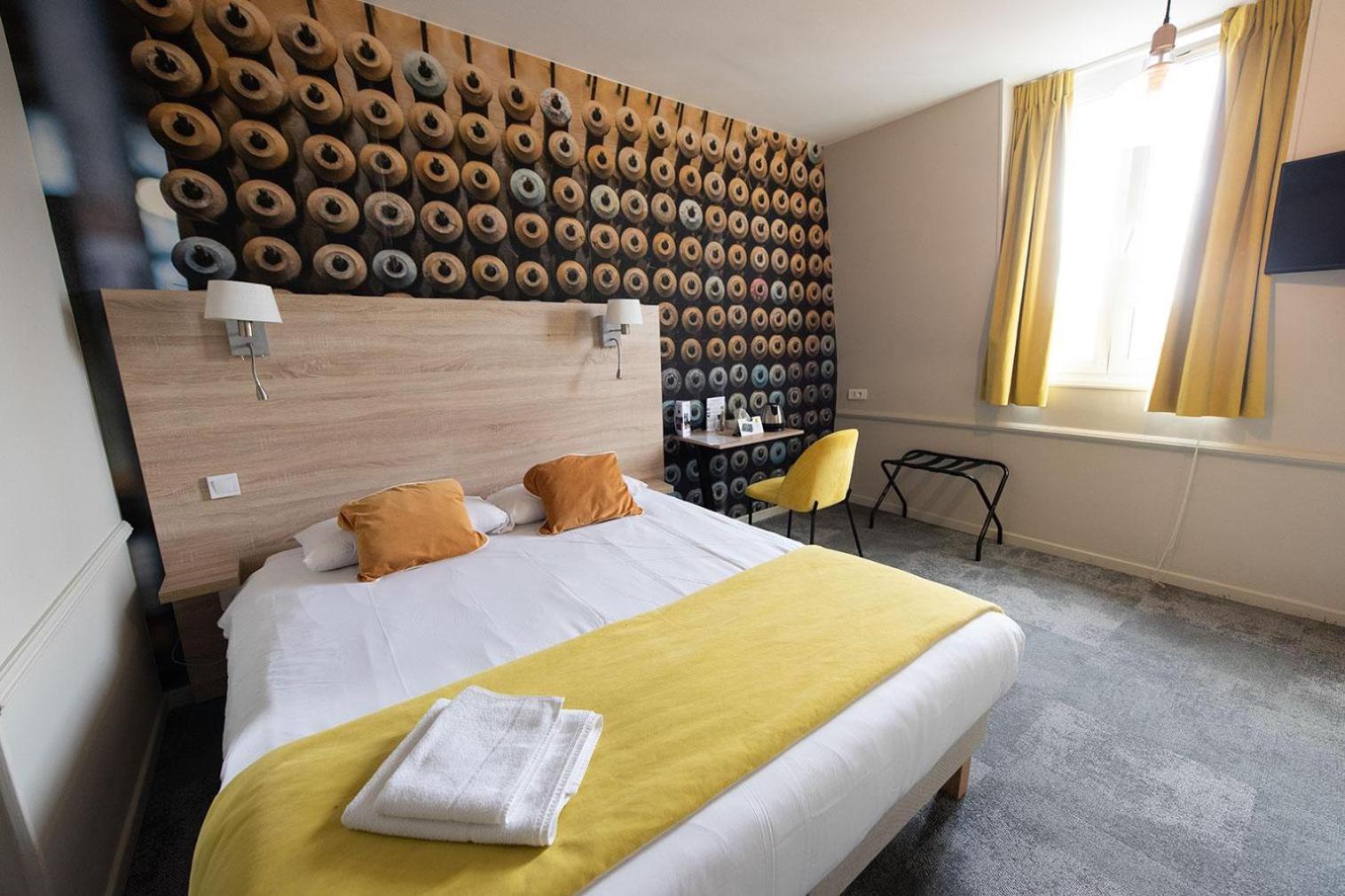 Logis - Hostellerie & Restaurant Du Marche Le Cateau-Cambresis Kültér fotó